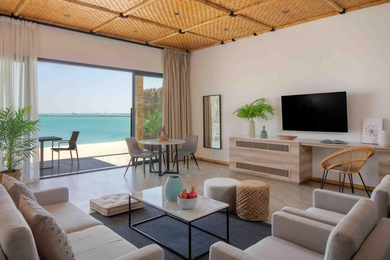 Anantara World Islands Dubai Resort 5*,