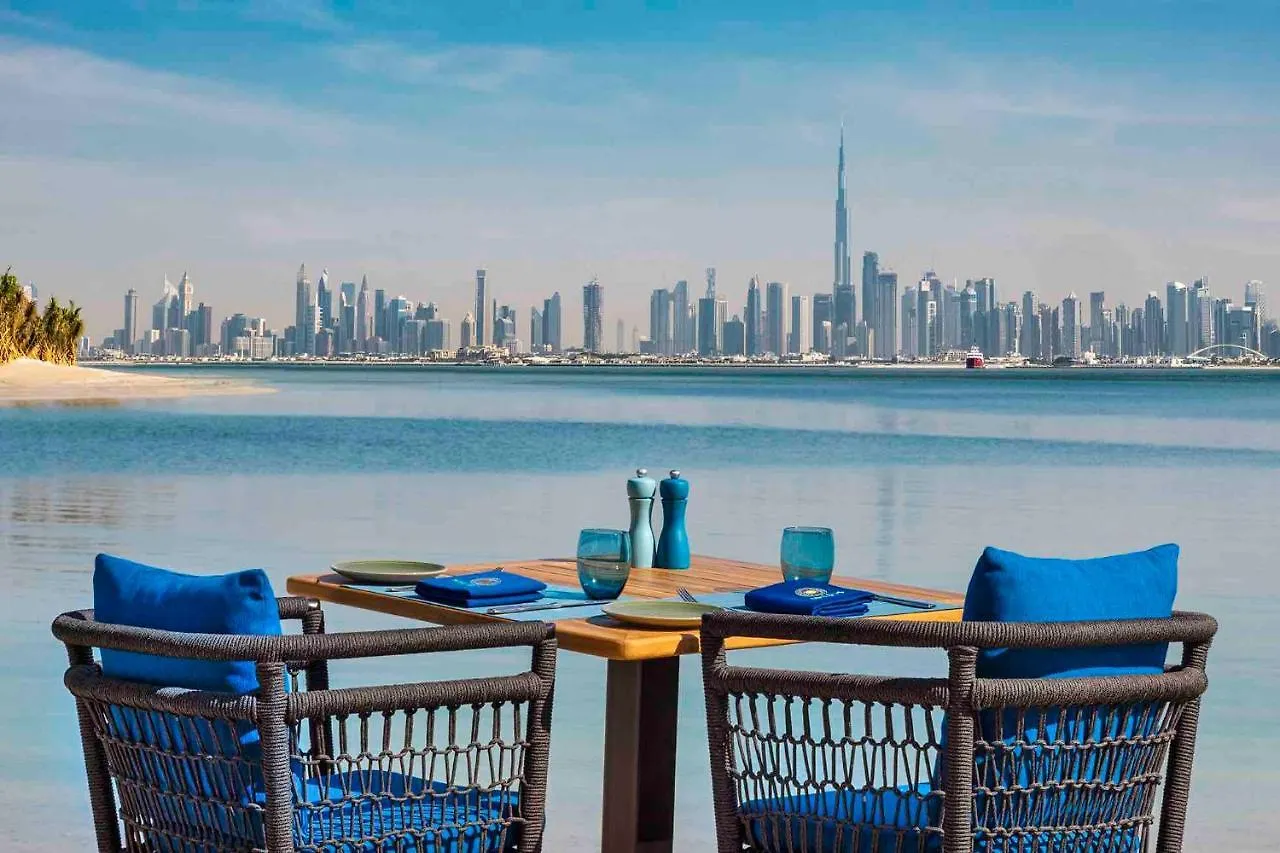 Anantara World Islands Dubai Resort 5*,