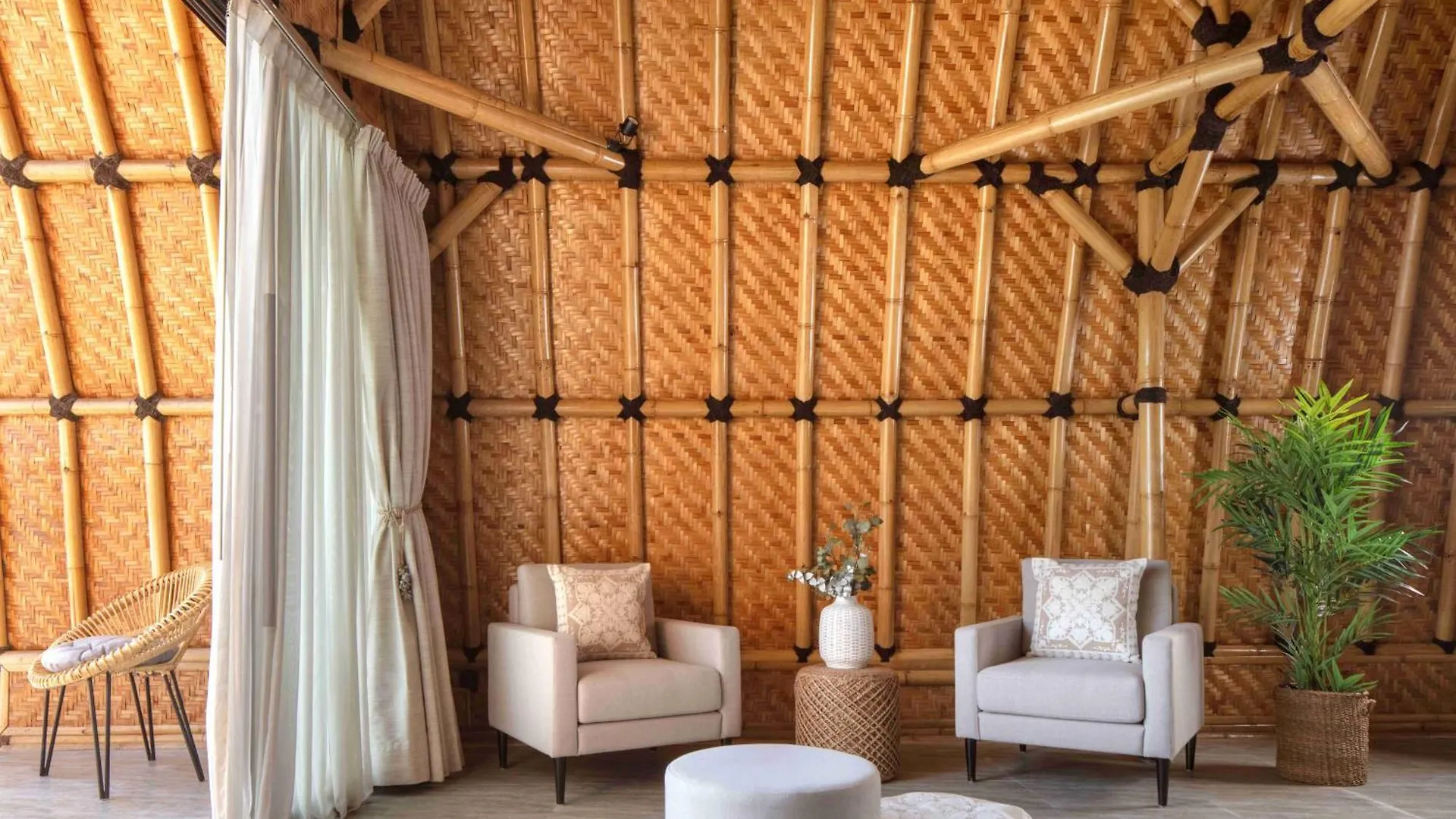 Anantara World Islands Dubai Resort